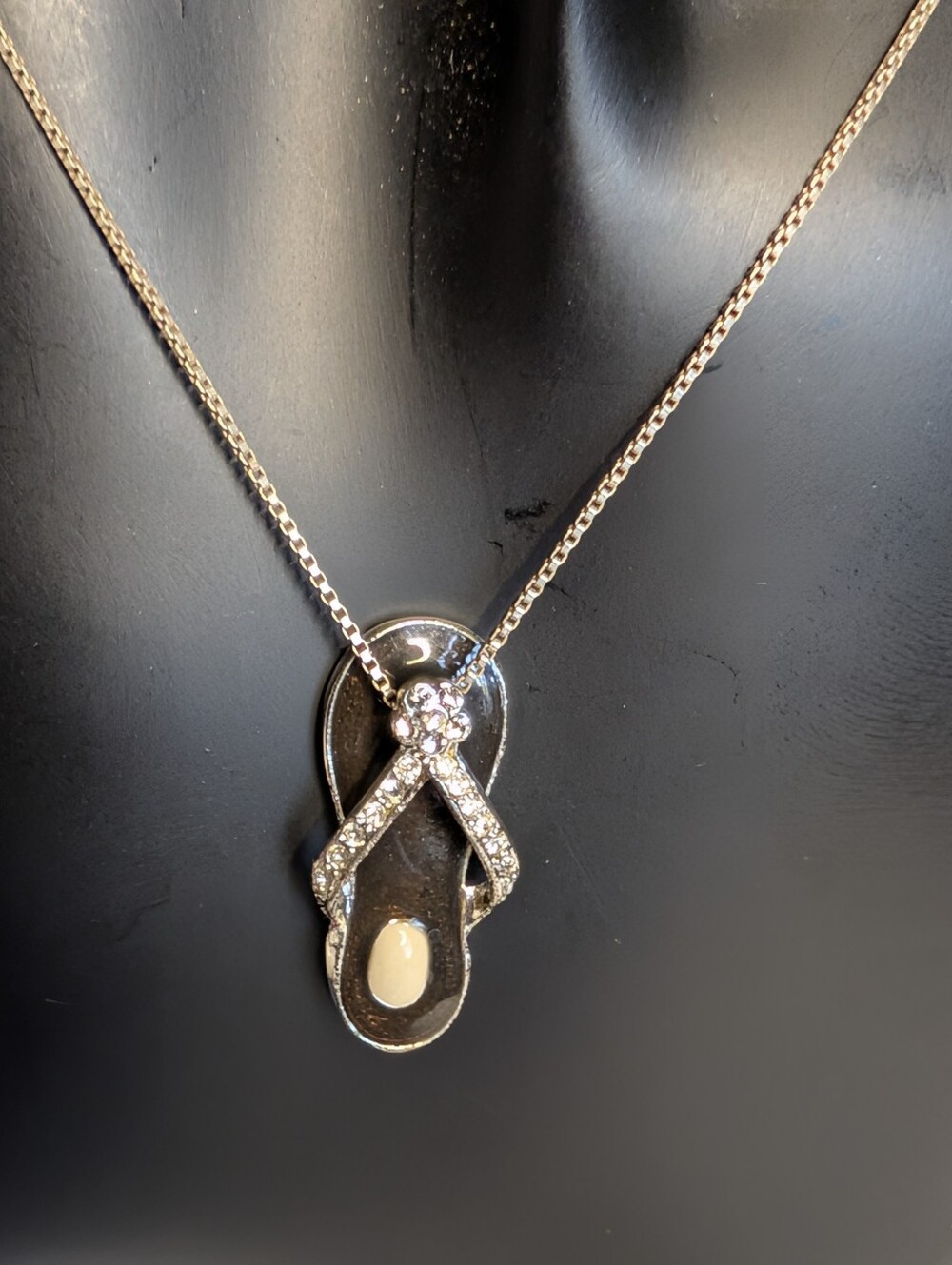 .935 Sterling Silver Vintage Flip Flop Sandal Pendant - Picture 2 of 6